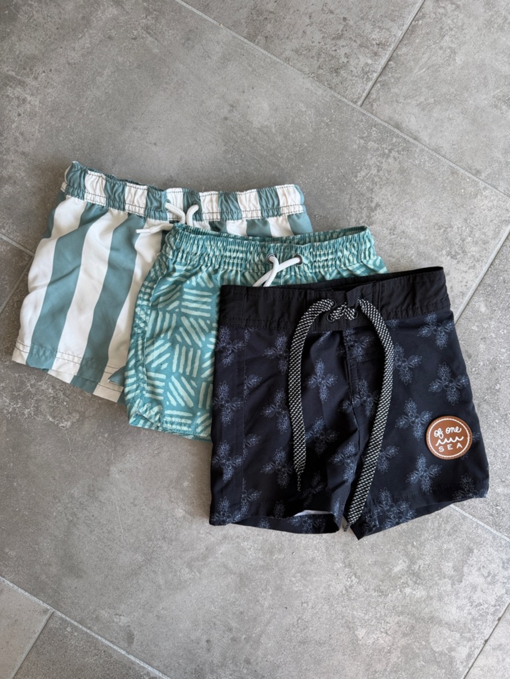 Kids Swim Shorts 3-Pack - Black, Teal & White